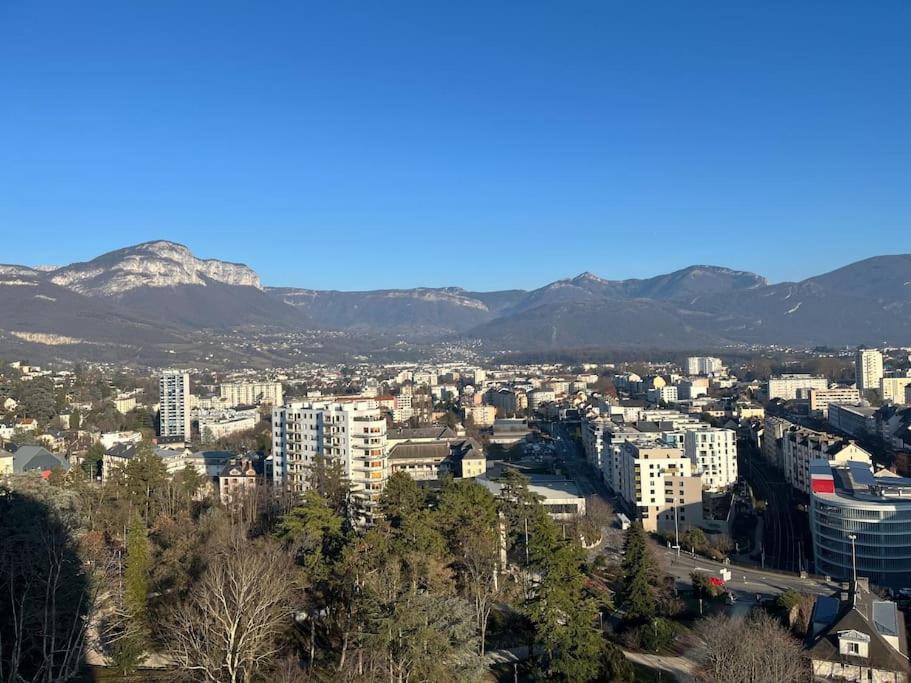 T2 Centre Ville Avec Vue Imprenable Chambéry Exteriér fotografie